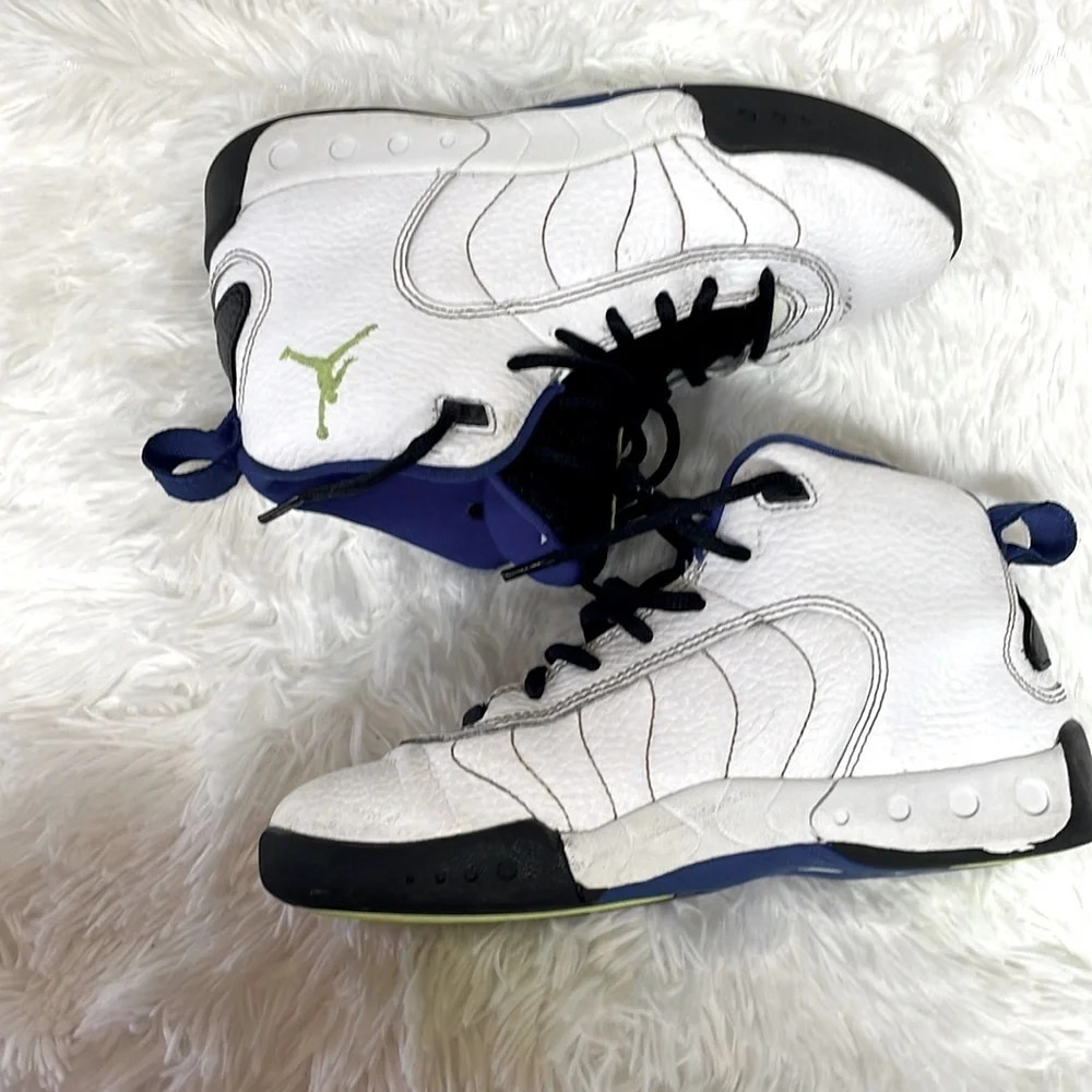 Air Jordan’s WMN OG Sz 2Y